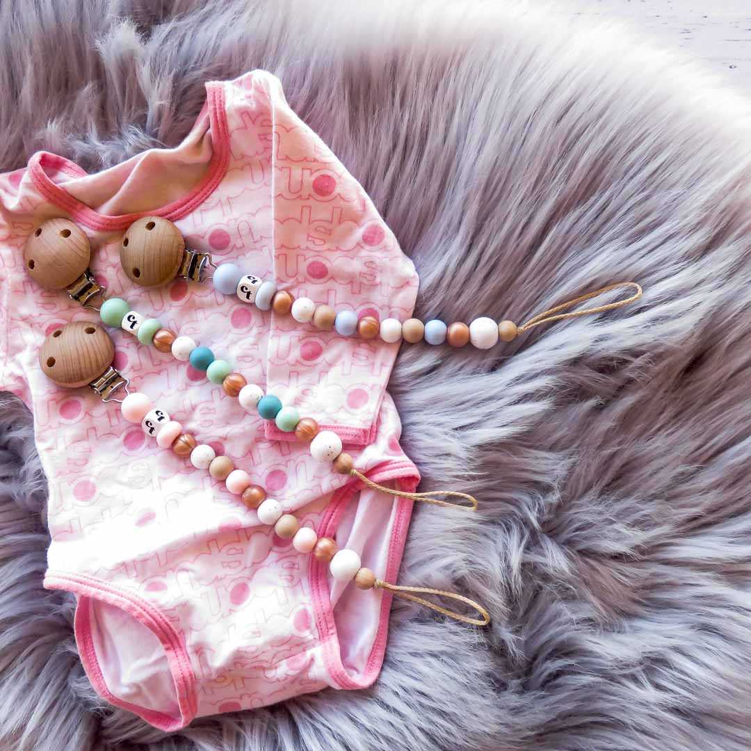 Cheeky Toes_Soother Holder_Gritty Luxxe Collection (1)