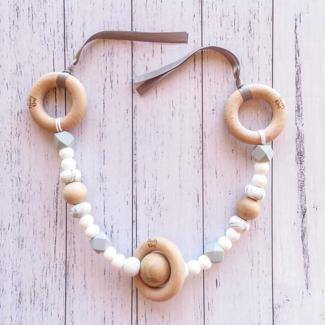 certified_pram garland_RATTLE_Grey Marble_Cheeky Toes_2