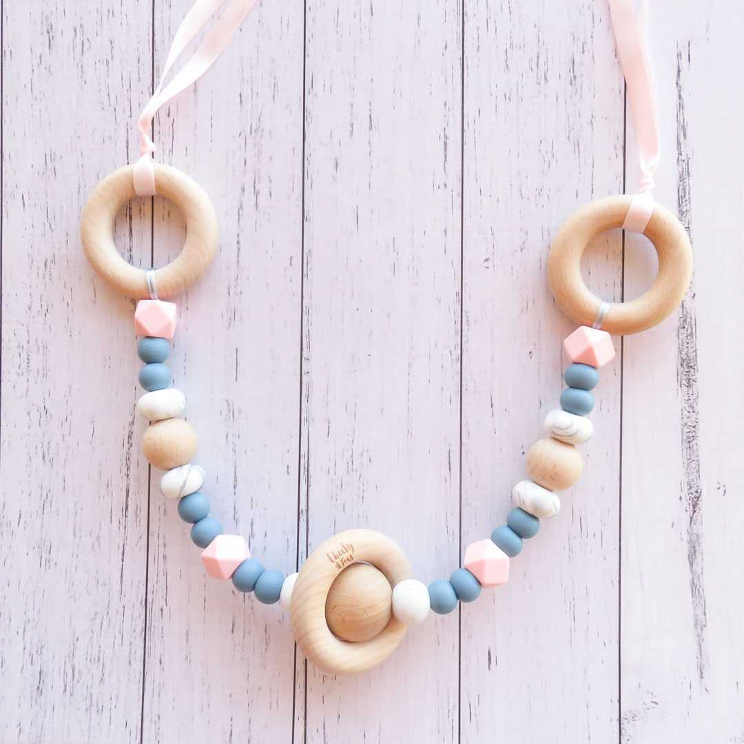 certified_pram garland_RATTLE_Stormy Blue & Rose Quartz_Cheeky Toes_1